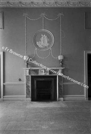 ITALIAN LEGATION  LUCAN HOUSE  ENTRANCE HALL WITH VIEW OF PARK